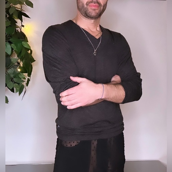 Andrew Christian | Bespoke Long Sleeve V-Neck Shirt in Charcoal (Medium) - Picture 12 of 16